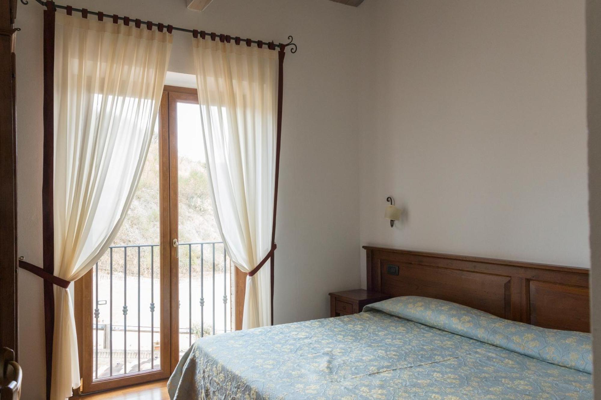 Colleverde Country House & Spa Урбино Екстериор снимка
