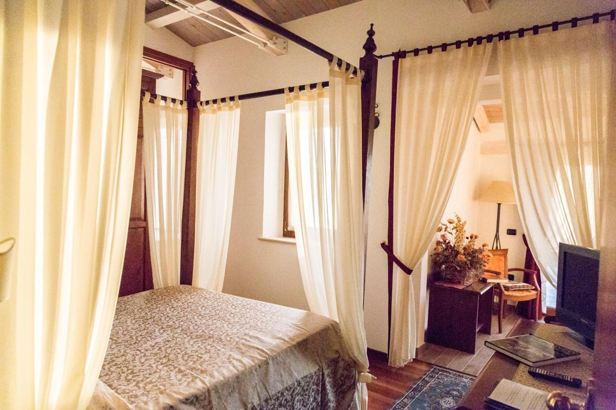 Colleverde Country House & Spa Урбино Екстериор снимка