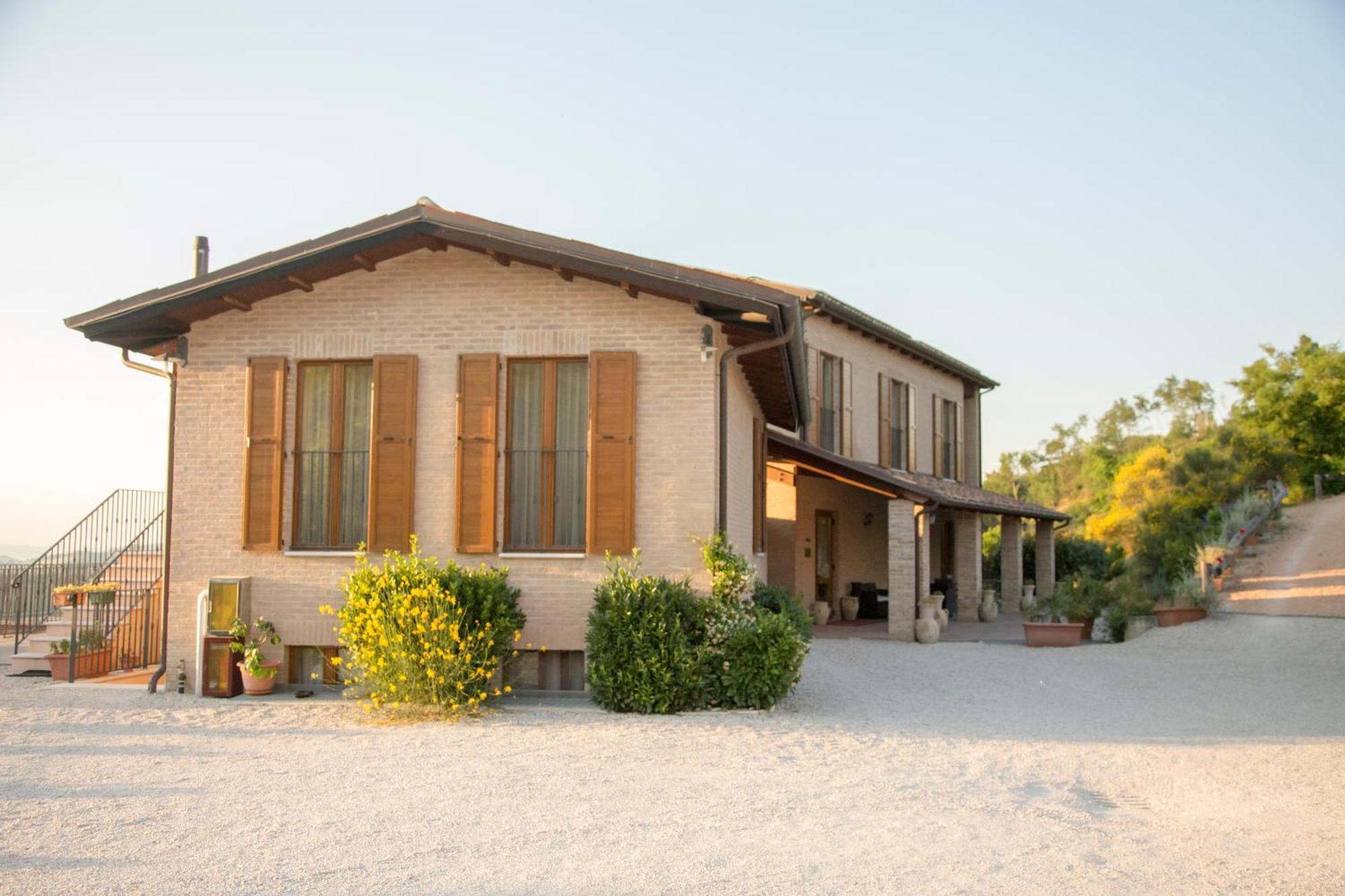 Colleverde Country House & Spa Урбино Екстериор снимка