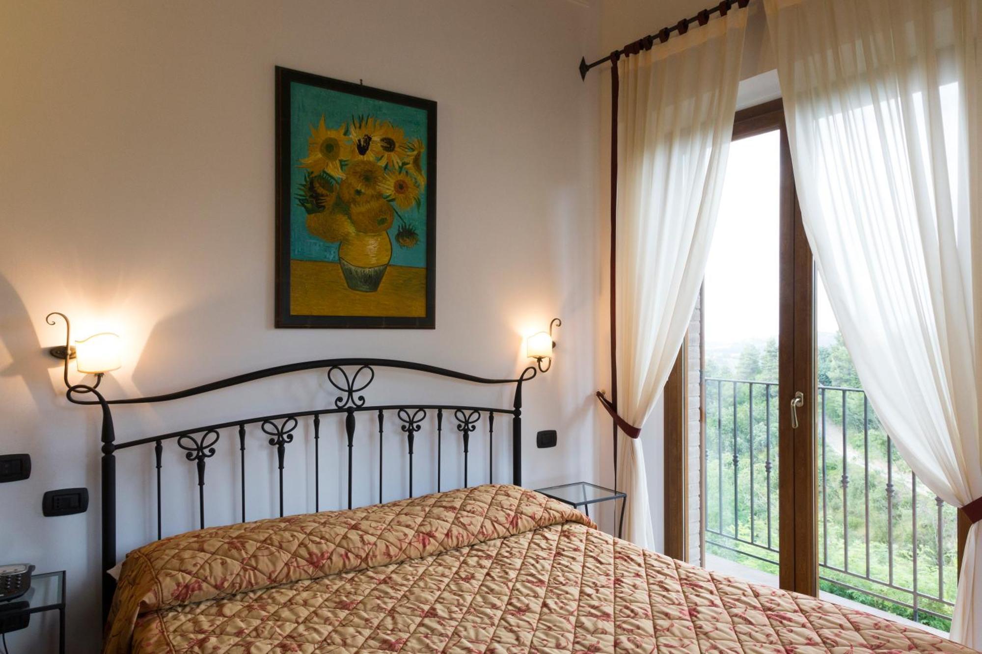 Colleverde Country House & Spa Урбино Екстериор снимка